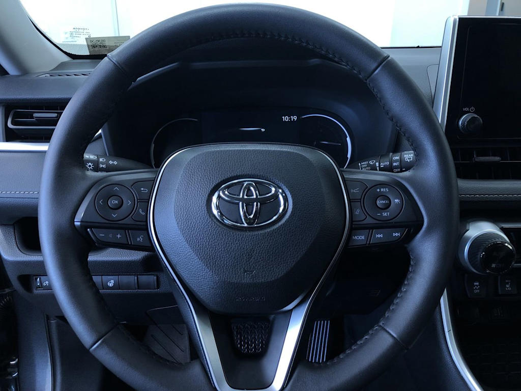 2024 Toyota RAV4 XLE 13