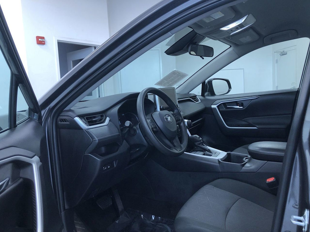 2024 Toyota RAV4 XLE 2