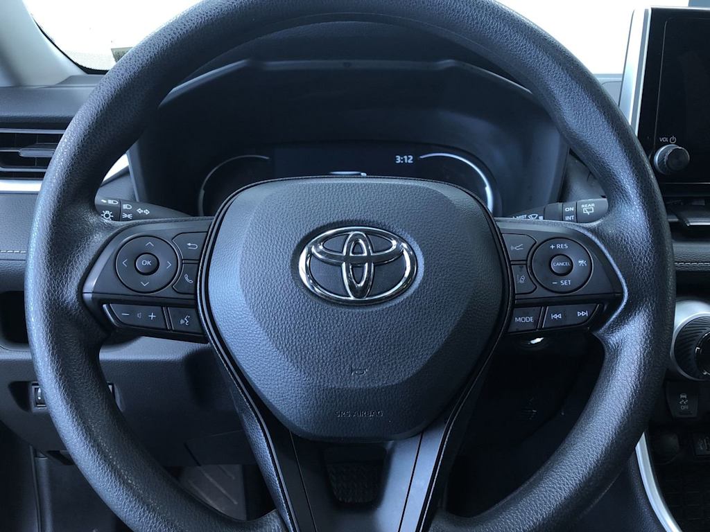 2024 Toyota RAV4 XLE 31