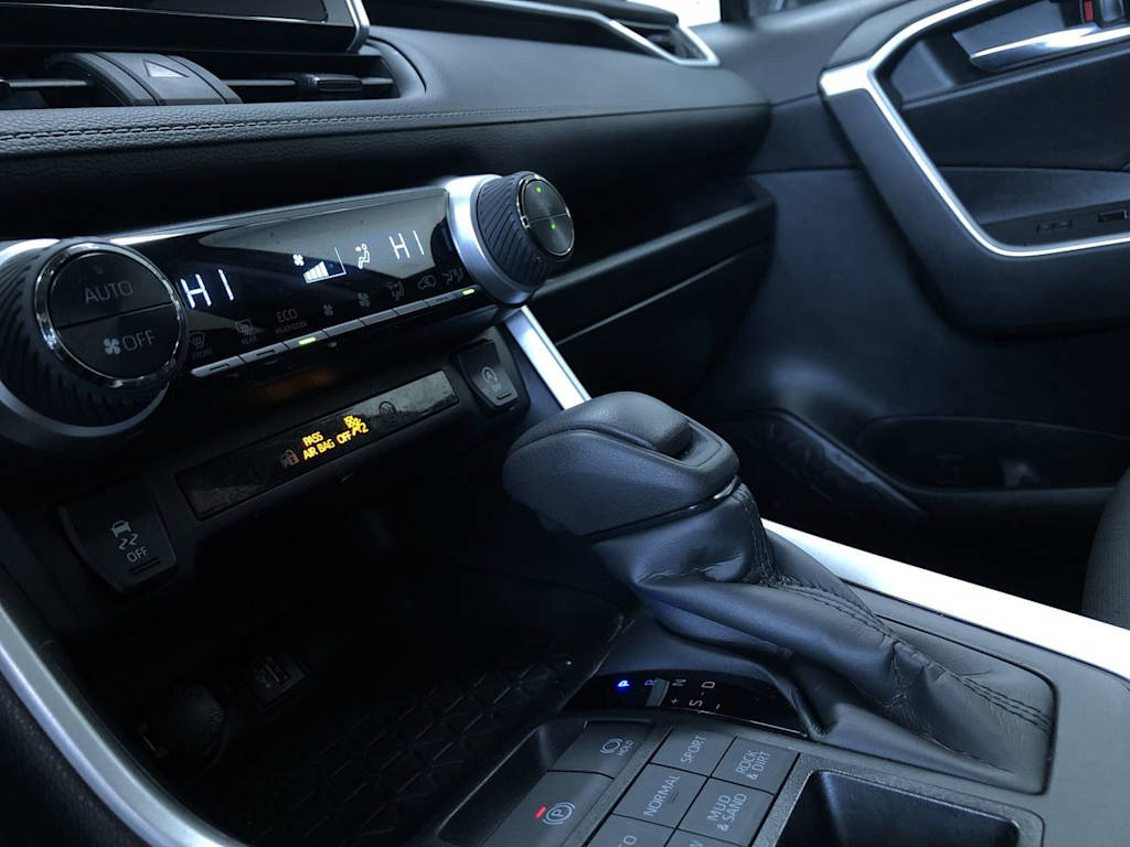 2024 Toyota RAV4 XLE 15