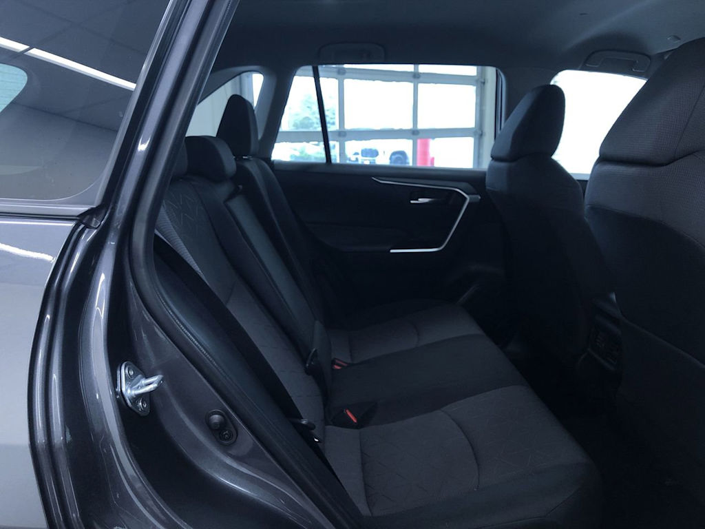 2024 Toyota RAV4 XLE 29