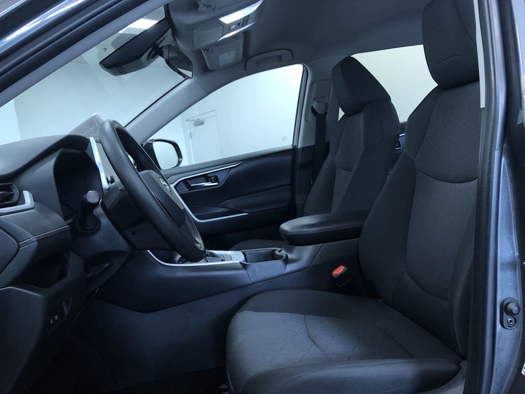 2024 Toyota RAV4 XLE 10
