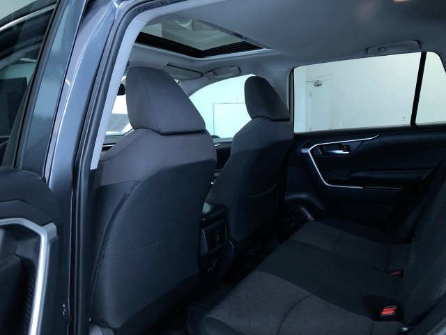 Thumbnail: 2019 Toyota RAV4 - 11