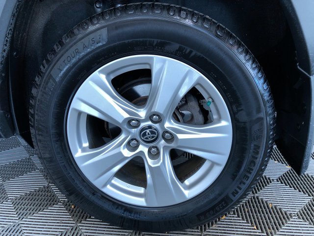 Thumbnail: 2019 Toyota RAV4 - 7