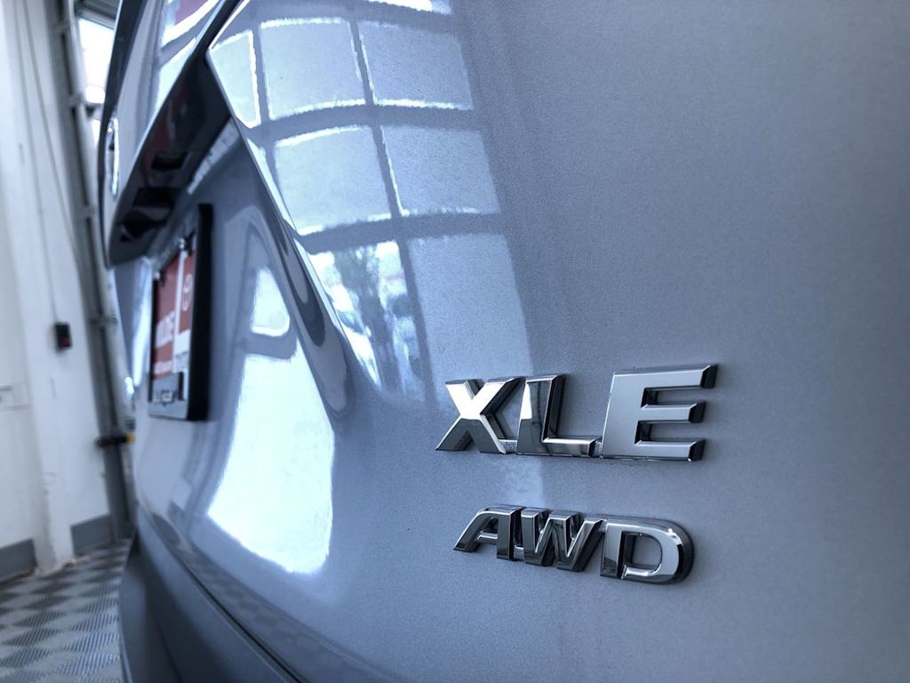 2024 Toyota RAV4 XLE 15