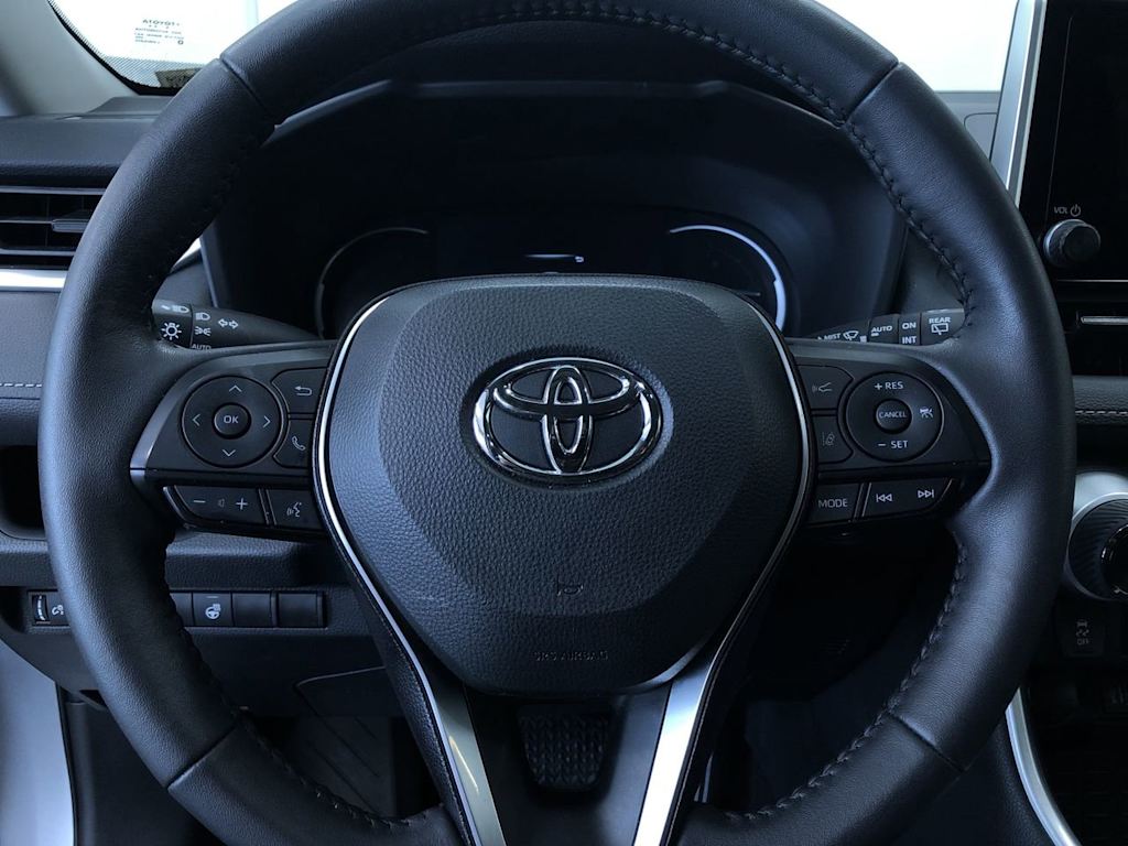 2024 Toyota RAV4 XLE 28
