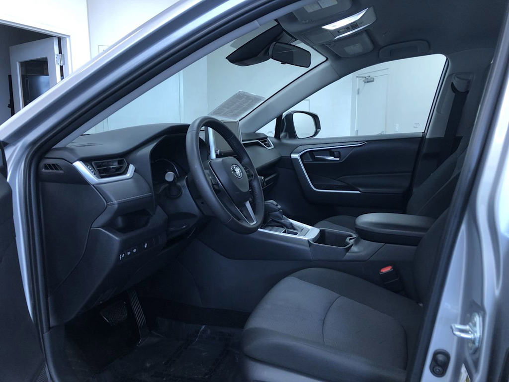 2024 Toyota RAV4 XLE 9