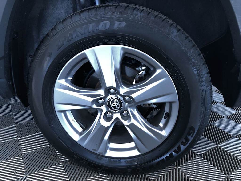 2024 Toyota RAV4 XLE 7