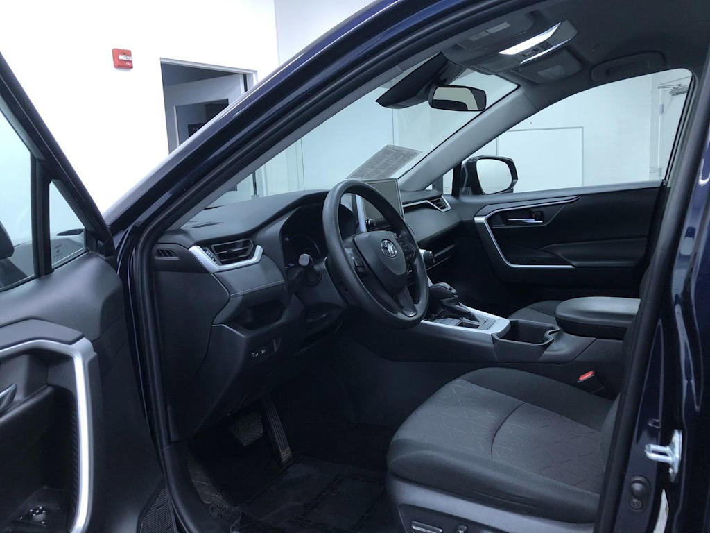 2024 Toyota RAV4 XLE 2