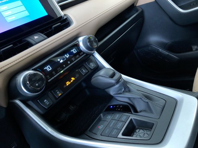 Thumbnail: 2024 Toyota RAV4 - 13