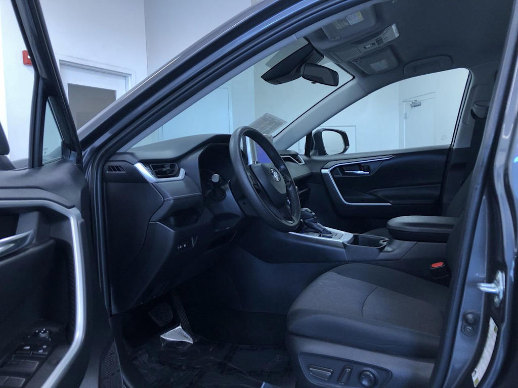 2024 Toyota RAV4 XLE 10