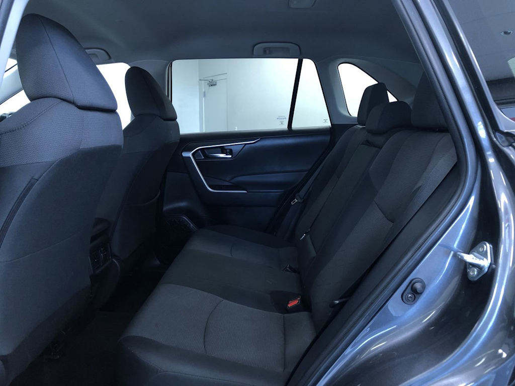 2024 Toyota RAV4 XLE 28