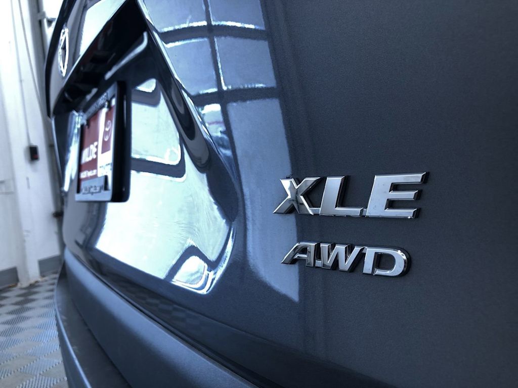 2024 Toyota RAV4 XLE 16