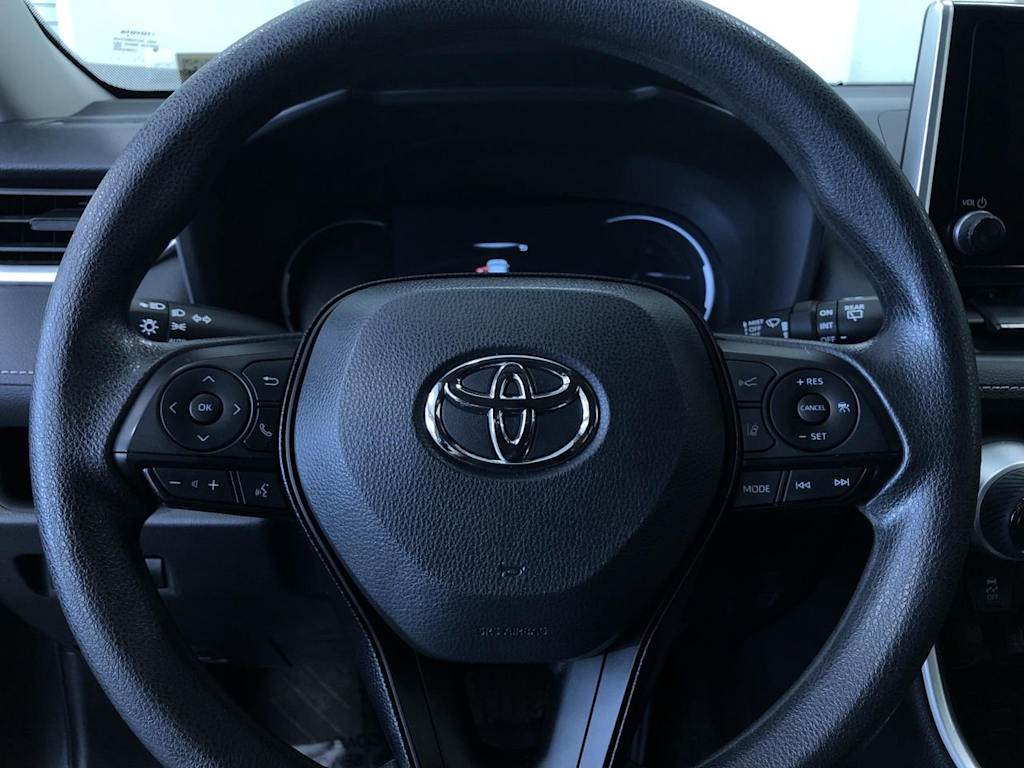 2024 Toyota RAV4 XLE 31