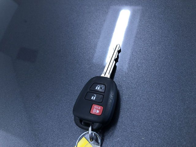 Thumbnail: 2013 Toyota RAV4 - 17