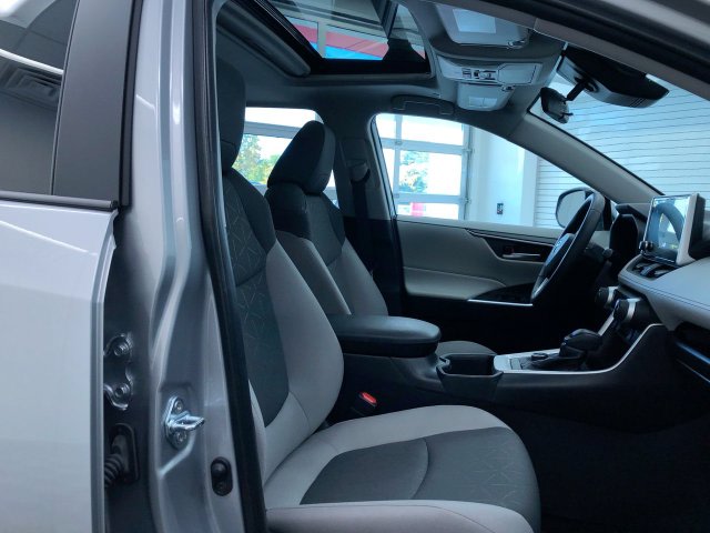 Thumbnail: 2025 Toyota RAV4 - 10