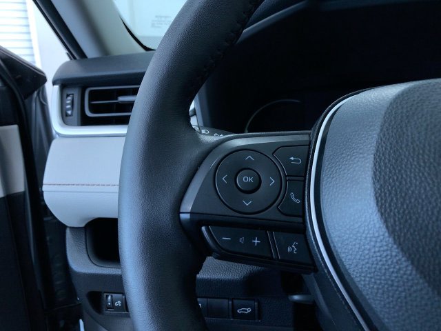 Thumbnail: 2025 Toyota RAV4 - 28