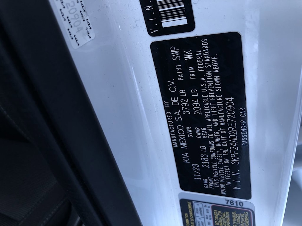 2024 Kia Forte LXS 18