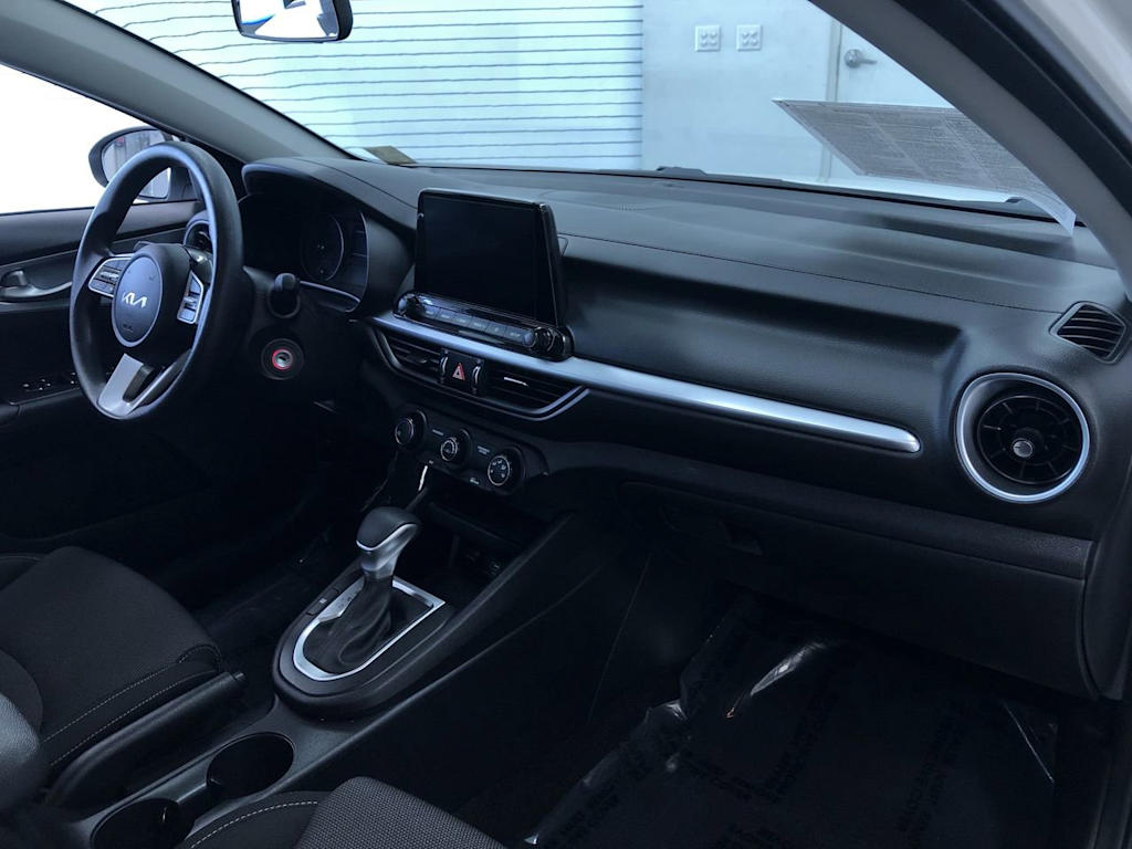 2024 Kia Forte LXS 12