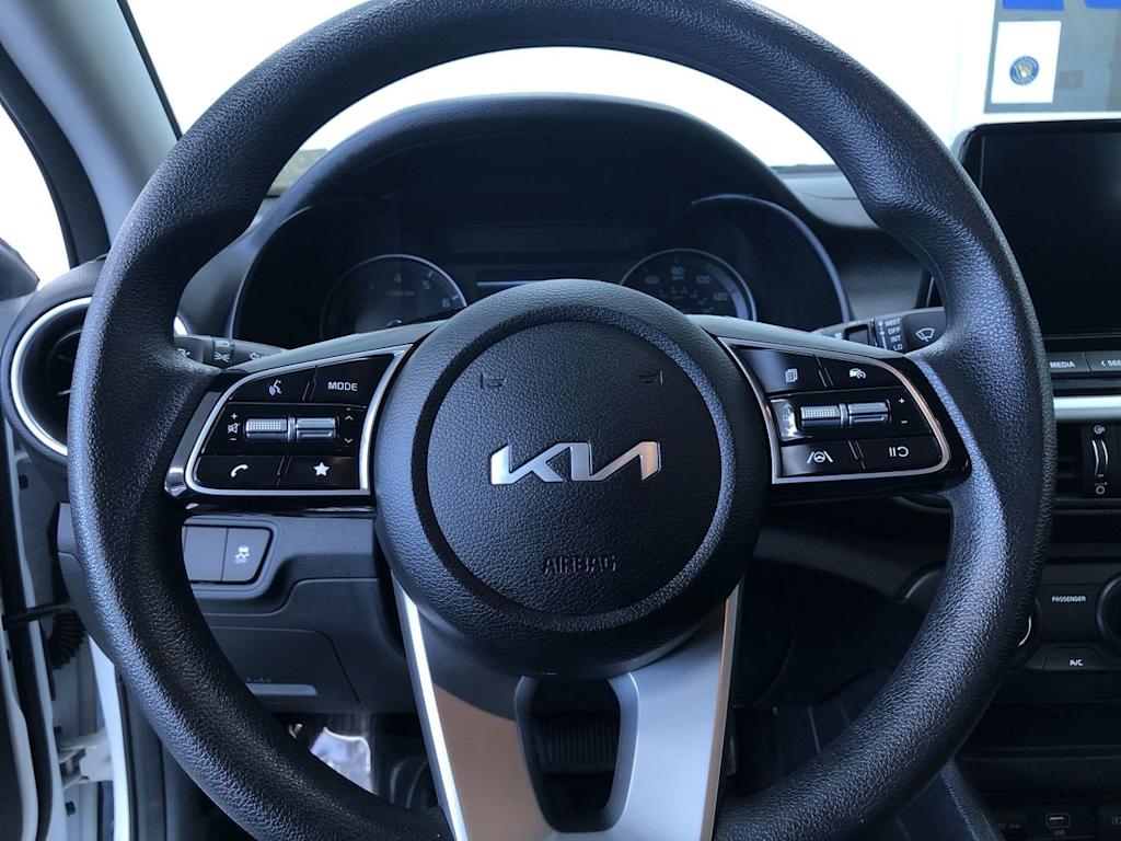 2024 Kia Forte LXS 13