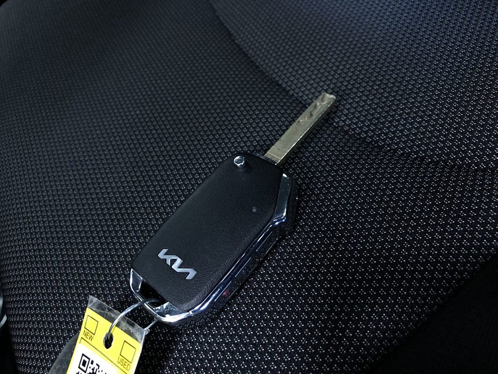 2024 Kia Forte LXS 17