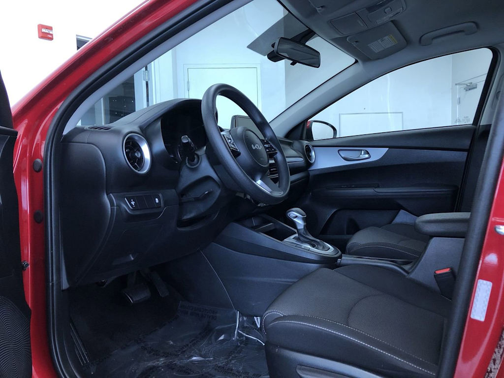 2024 Kia Forte LXS 10