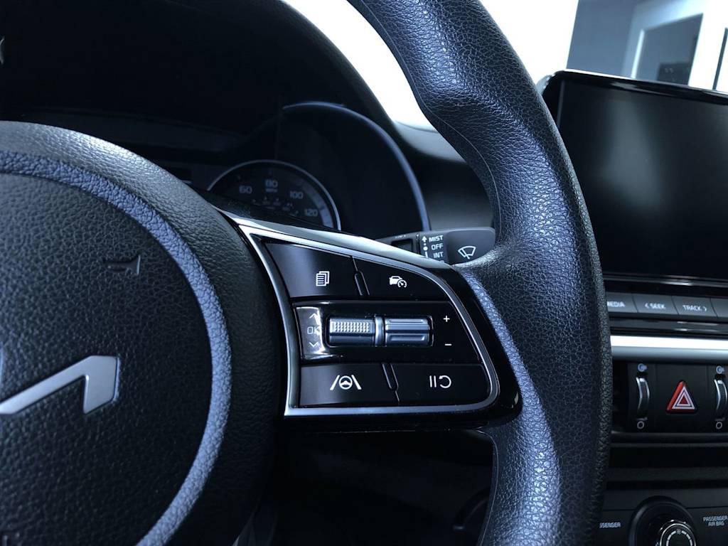 2024 Kia Forte LXS 31
