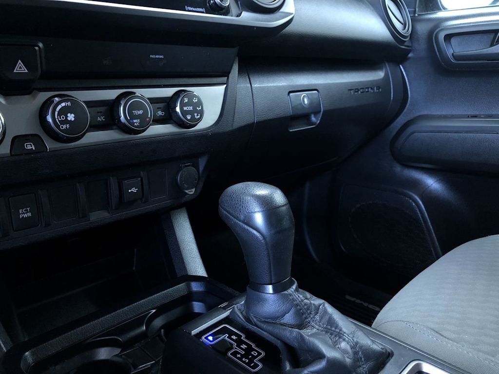 2020 Toyota Tacoma SR 14