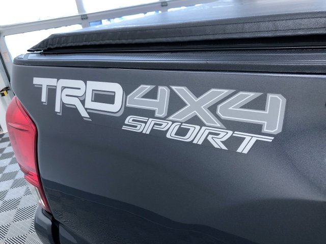Thumbnail: 2017 Toyota Tacoma - 7