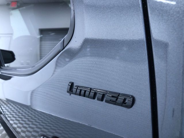 Thumbnail: 2022 Toyota Tacoma - 7