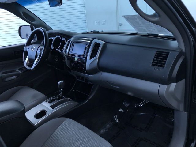 Thumbnail: 2015 Toyota Tacoma - 13