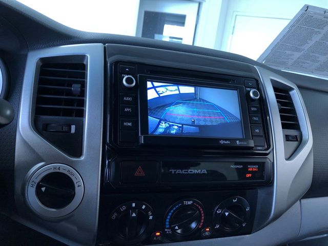 Thumbnail: 2015 Toyota Tacoma - 15