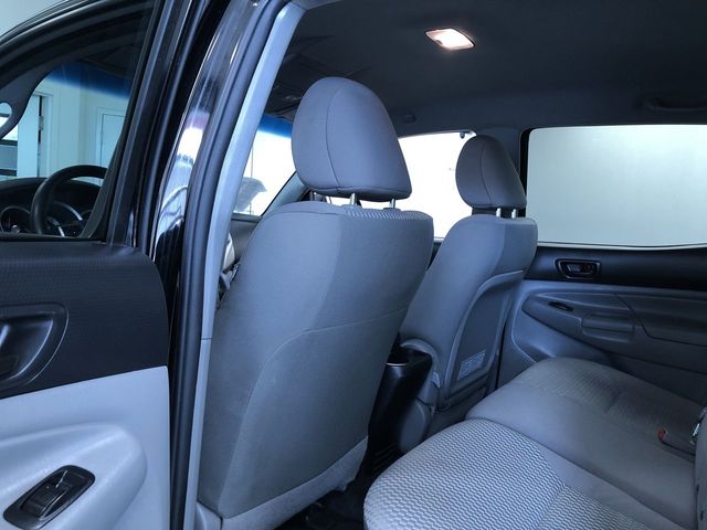 Thumbnail: 2015 Toyota Tacoma - 12
