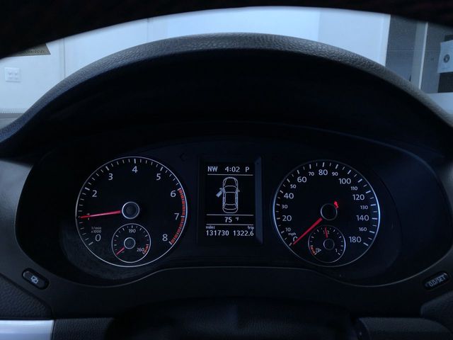 Thumbnail: 2012 Volkswagen Jetta - 16