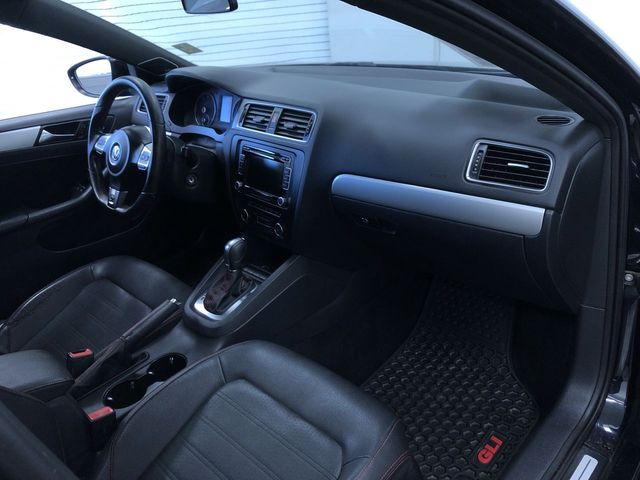 Thumbnail: 2012 Volkswagen Jetta - 12