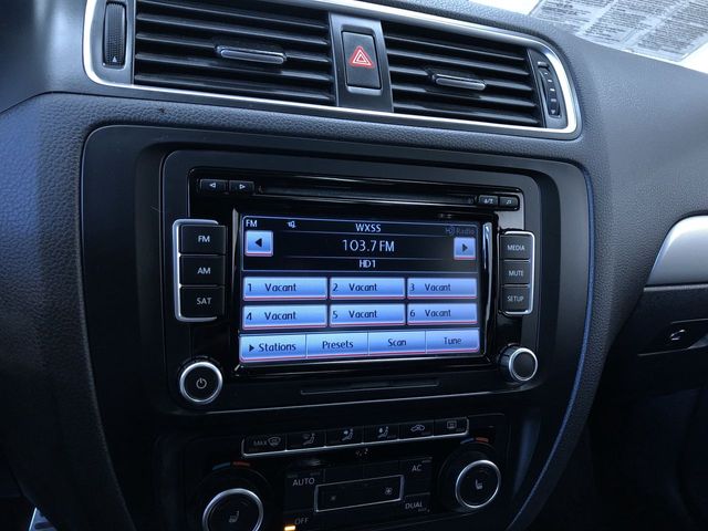 Thumbnail: 2012 Volkswagen Jetta - 14