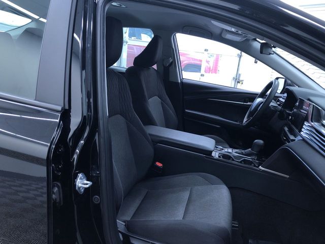 Thumbnail: 2025 Toyota Camry - 11