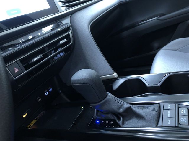 Thumbnail: 2025 Toyota Camry - 15