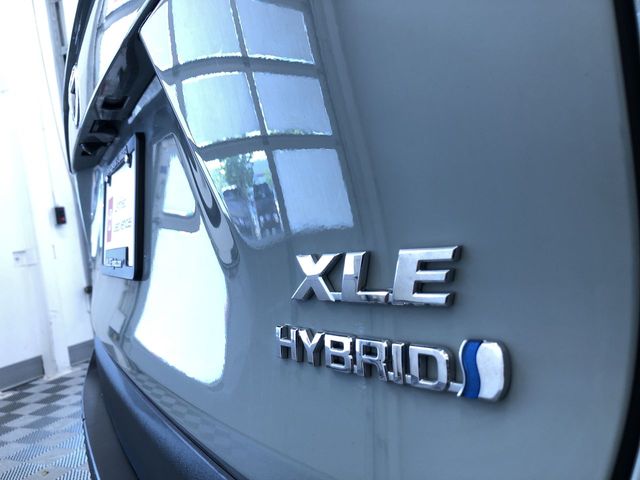 Thumbnail: 2021 Toyota RAV4 - 16
