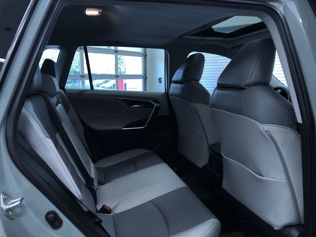Thumbnail: 2021 Toyota RAV4 - 28