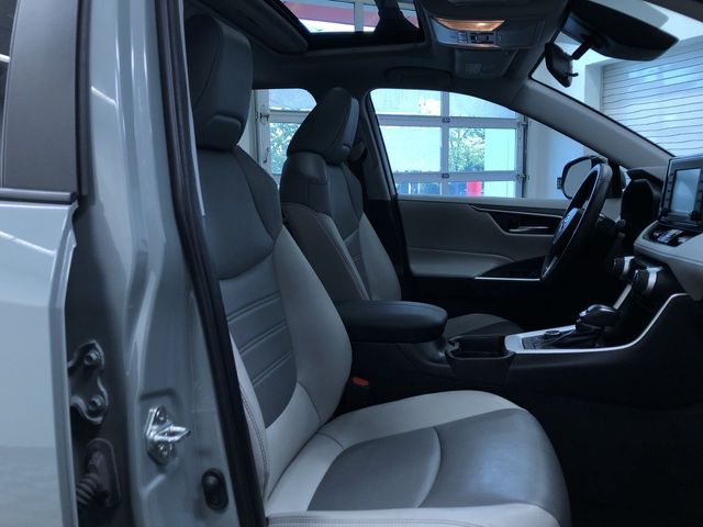 Thumbnail: 2021 Toyota RAV4 - 10