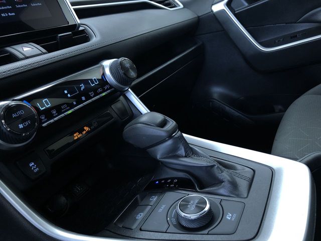 Thumbnail: 2024 Toyota RAV4 - 15