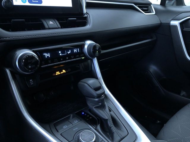 Thumbnail: 2025 Toyota RAV4 - 16