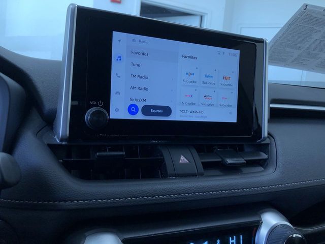 Thumbnail: 2025 Toyota RAV4 - 32