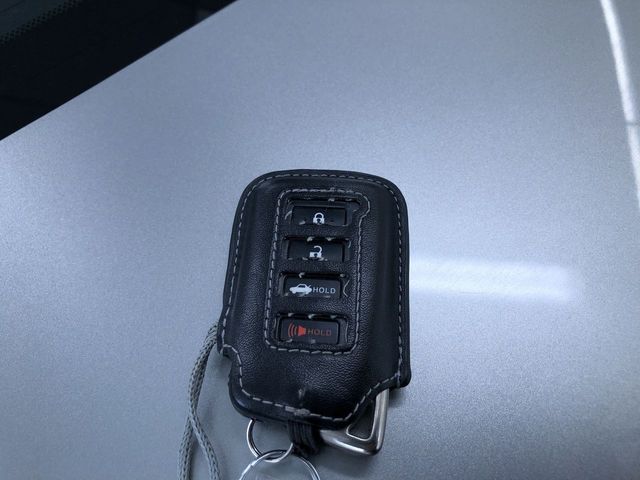 Thumbnail: 2018 Lexus ES - 16