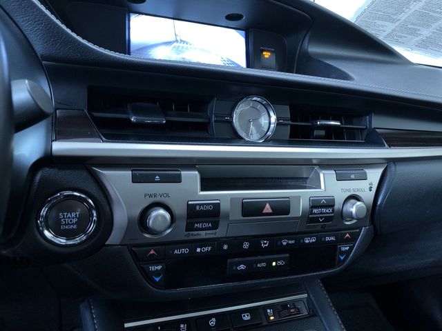 Thumbnail: 2018 Lexus ES - 32