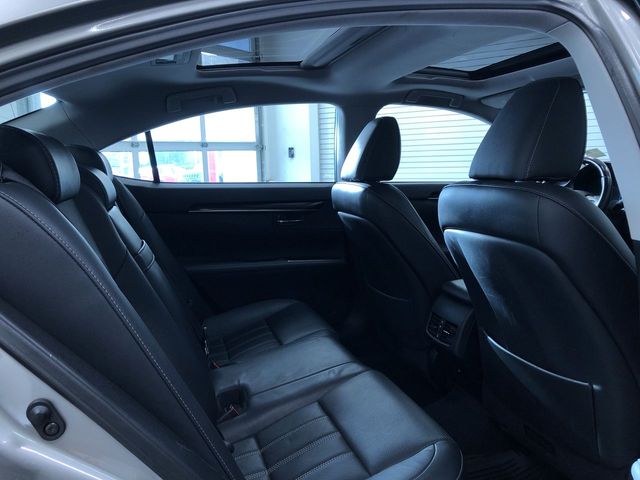 Thumbnail: 2018 Lexus ES - 27