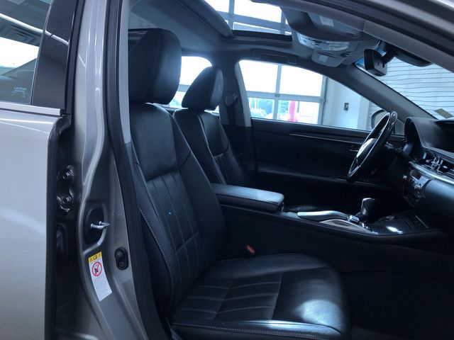 Thumbnail: 2018 Lexus ES - 28