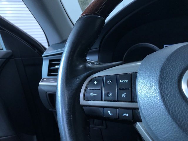 Thumbnail: 2018 Lexus ES - 29