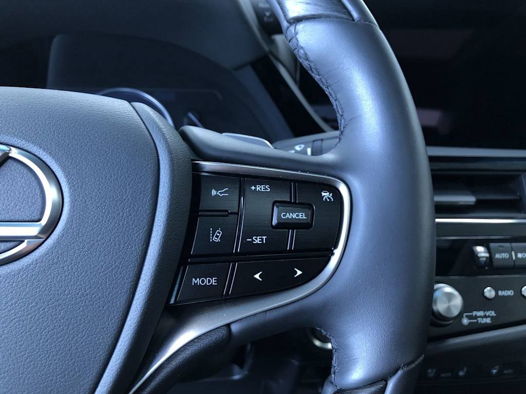 2025 Lexus ES 350 Luxury 32